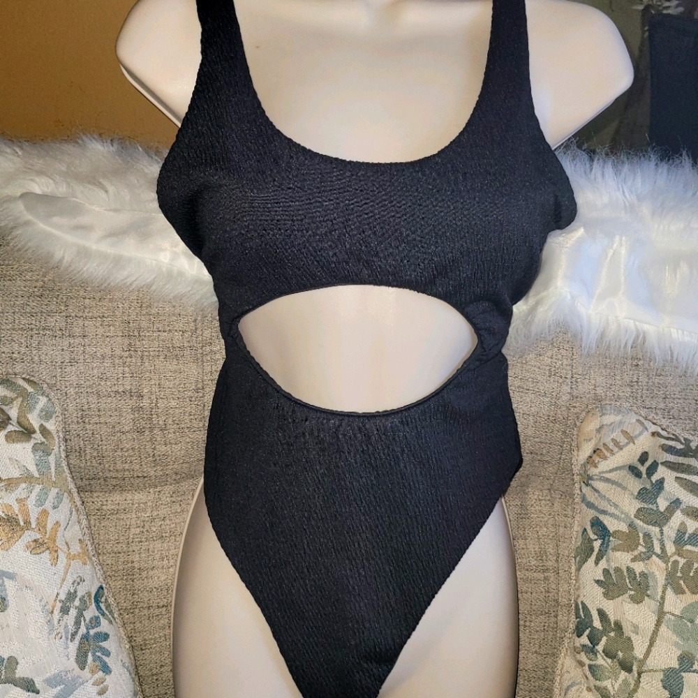 💟Pretty Little things swimsuits - Picture 1 of 8